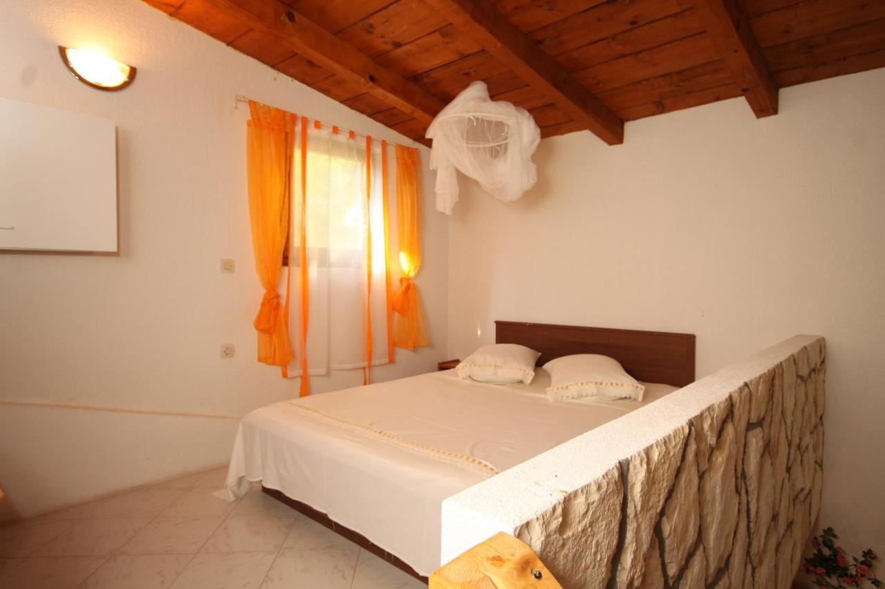 Apartments With A Parking Space Rukavac, Vis - 2444 Rukavac  Extérieur photo