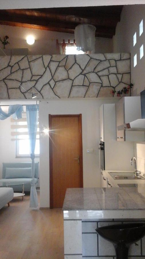 Apartments With A Parking Space Rukavac, Vis - 2444 Rukavac  Extérieur photo