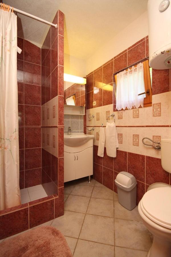 Apartments With A Parking Space Rukavac, Vis - 2444 Rukavac  Extérieur photo